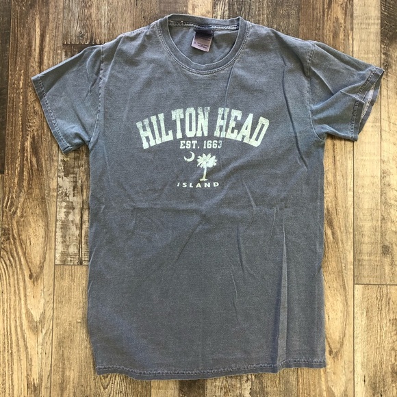Gildan Tops - Hilton Head Island T Shirt Gildan Tops - Hilton Head Island T Shirt